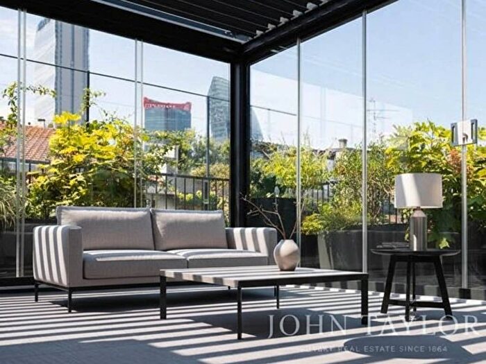 Casa con 5 locali in affitto in Piazza Febbraio, Sempione, Milano