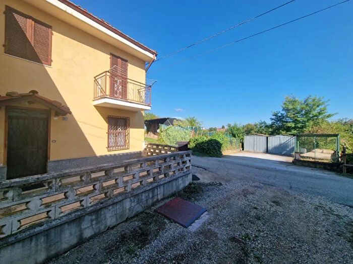 Casa con 5 locali in vendita in Collina San Defendente, Ferrere