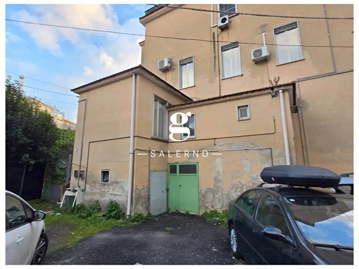 Appartamento bilocale in vendita in Via Irno, Salerno