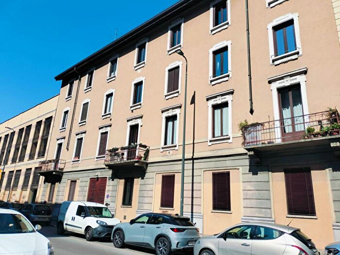 Appartamento bilocale in affitto in Via Costanza, Washington, Milano