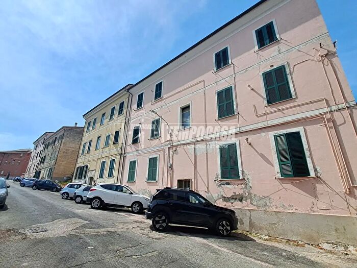 Appartamento trilocale in vendita in Via Anxur, Terracina