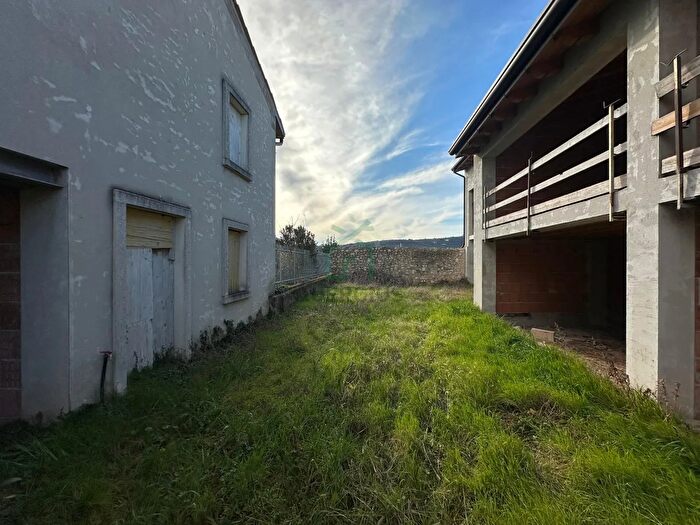 Casa con 7 locali in vendita in Via San Felice Extra, Verona