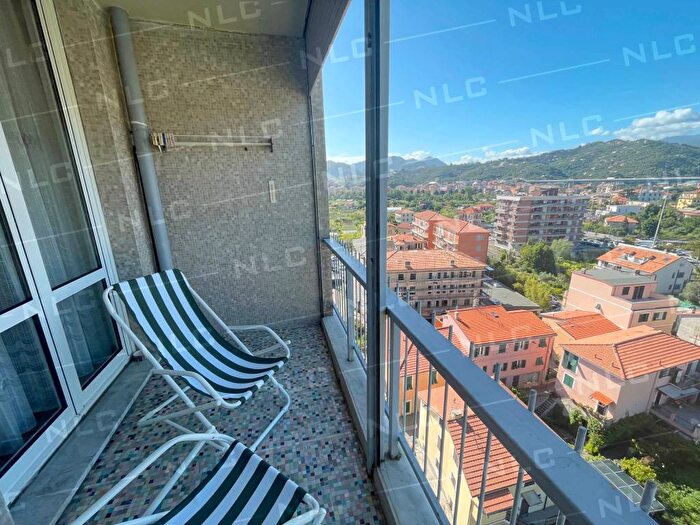 Appartamento trilocale in affitto in Via Rezza, Centro, Lavagna