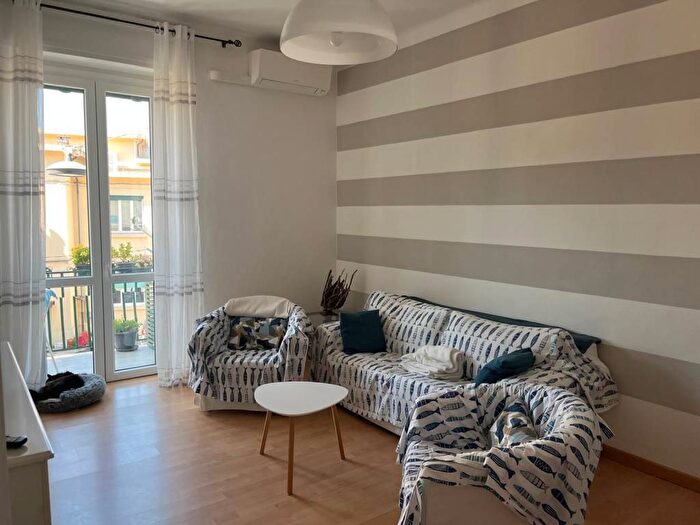 Appartamento quadrilocale in affitto in Via F Poggi, Lerici Paese, Lerici