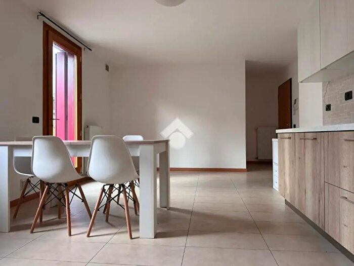 Appartamento bilocale in affitto in Via SantAntonio, Pieve del Grappa