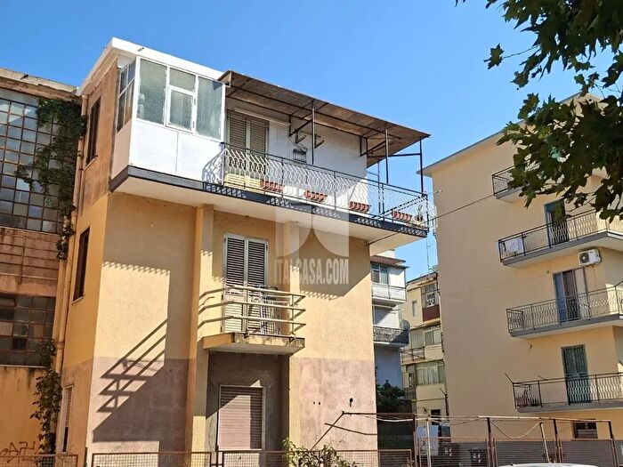 Appartamento bilocale in vendita in Via Giacomo Manna, Crotone
