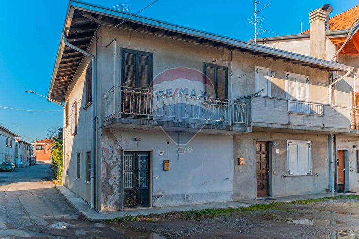 Appartamento trilocale in vendita in Via Frazione Fornaci, Fagnano Olona