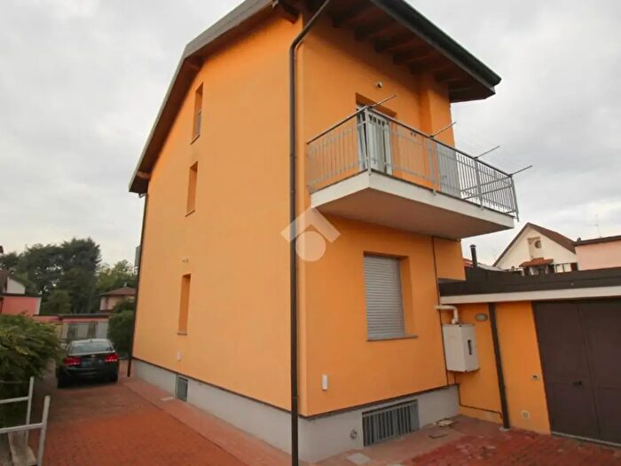 Appartamento trilocale in vendita in Via Ferrarin, Rho