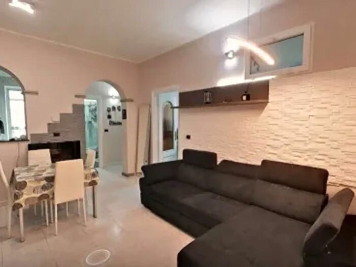 Appartamento trilocale in vendita in Via Cesare Battisti, Venaria Reale