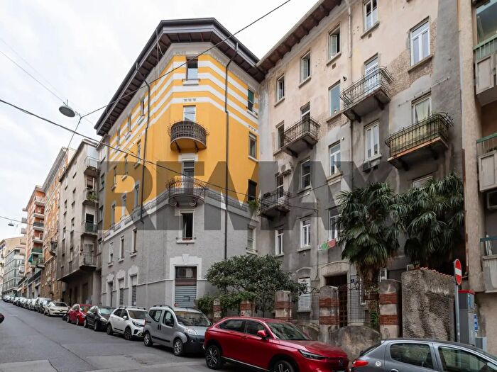 Appartamento trilocale in vendita in Via Pasquale Revoltella, Trieste