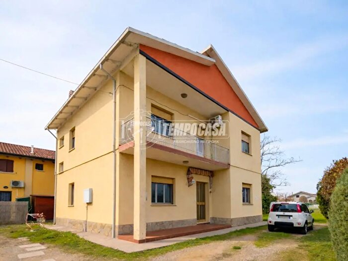 Casa con 5 locali in vendita in Via Fiorentina, Medicina