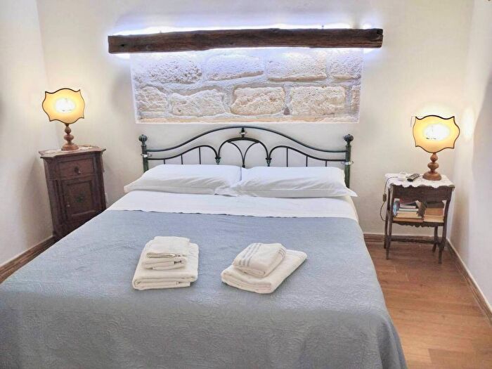 Appartamento bilocale in affitto in VIa majali, Cassaro, Palermo