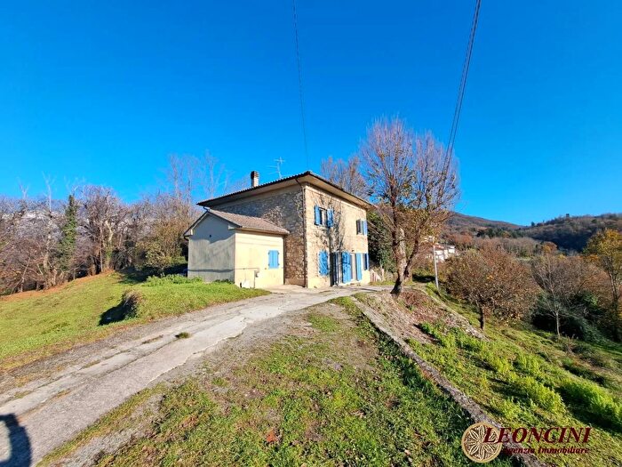 Casa con 5 locali in vendita in Via Groppo, Bagnone