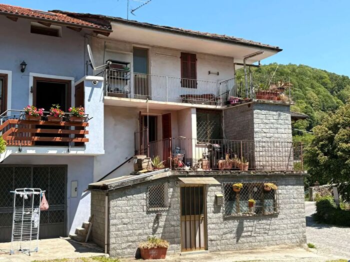 Casa con 5 locali in vendita in Via Grandubbione, Pinasca