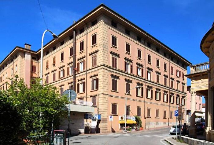 Appartamento con 6 locali in vendita in Montecatini Terme