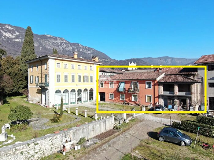 Casa con 6 locali in vendita in Via Carini, Botticino