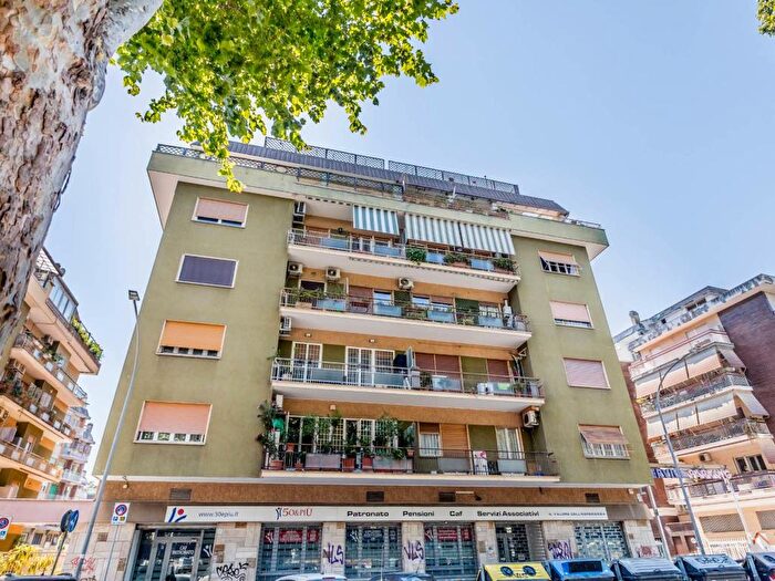 Appartamento trilocale in affitto in Via Vincenzo Brunacci, Marconi, Roma