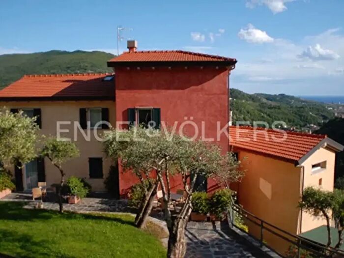 Casa con 6 locali in vendita in Località Simoni, Carasco