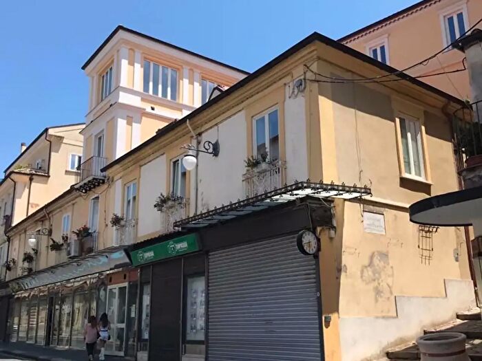 Casa con 9 locali in vendita in Corso Umberto I, Vibo Valentia