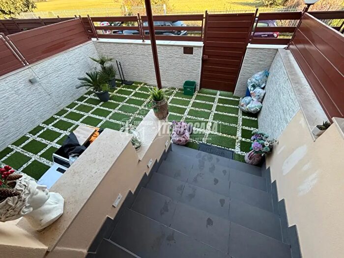 Casa quadrilocale in vendita in Via Appia Sud, Giugliano In Campania