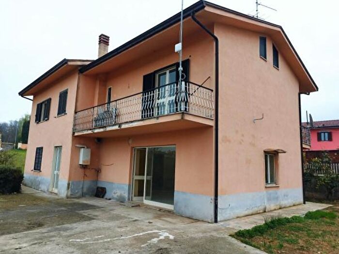 Casa quadrilocale in affitto in Via Risorgimento, Cervaro