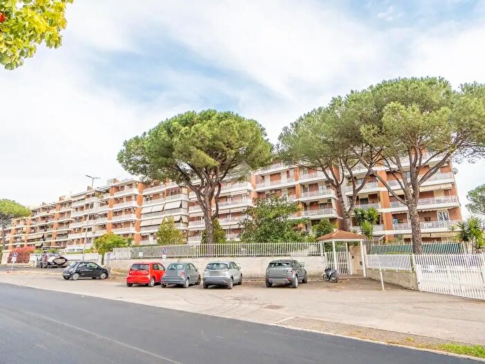 Appartamento trilocale in vendita in Appartamento Via degli Aldobrandeschi, Roma