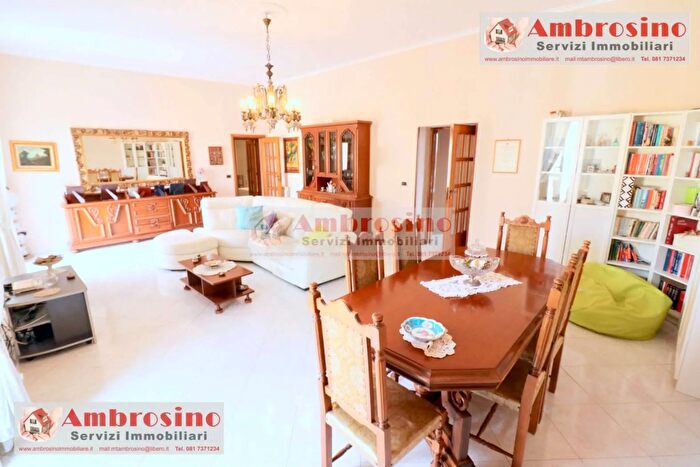 Appartamento quadrilocale in affitto in Corso Marianella, Napoli