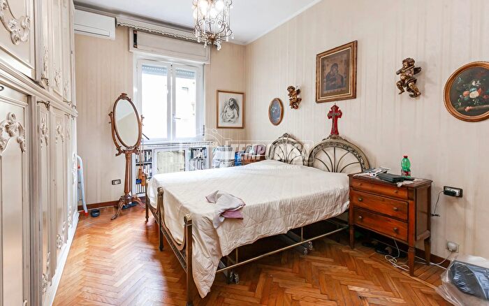 Appartamento trilocale in vendita in Viale Murillo, Milano