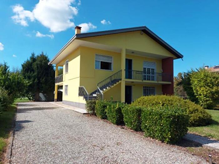 Casa trilocale in vendita in Via San Rocco, Vergiate