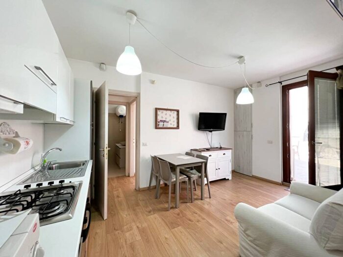 Appartamento trilocale in affitto in Via Goffredo Mameli, Stampace, Cagliari