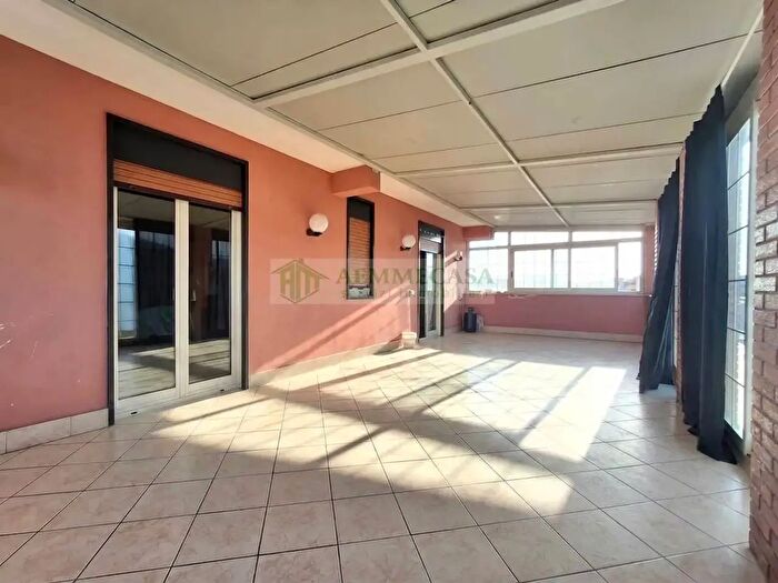 Appartamento trilocale in affitto in Via Como, Catania