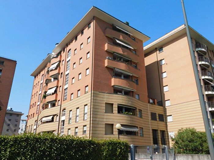 Appartamento trilocale in affitto in Via San Venerio, Santa Giulia, Milano