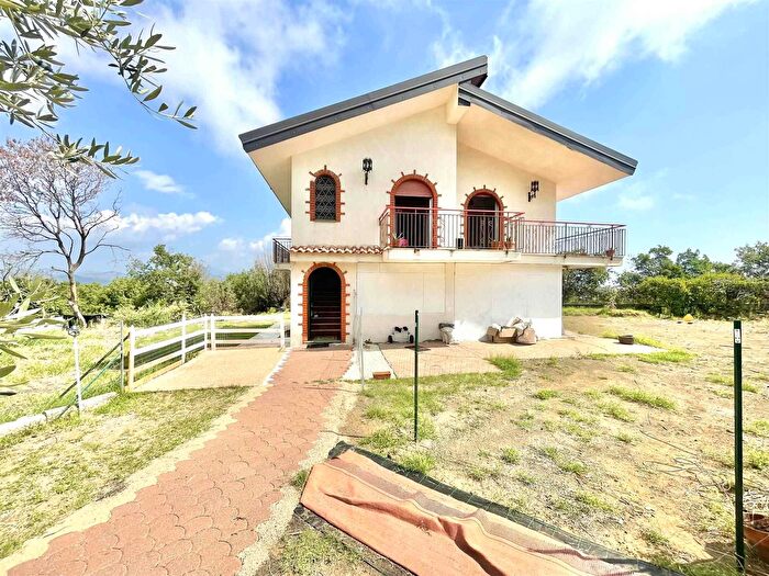 Appartamento trilocale in vendita in Via Ragaglia, Mascali