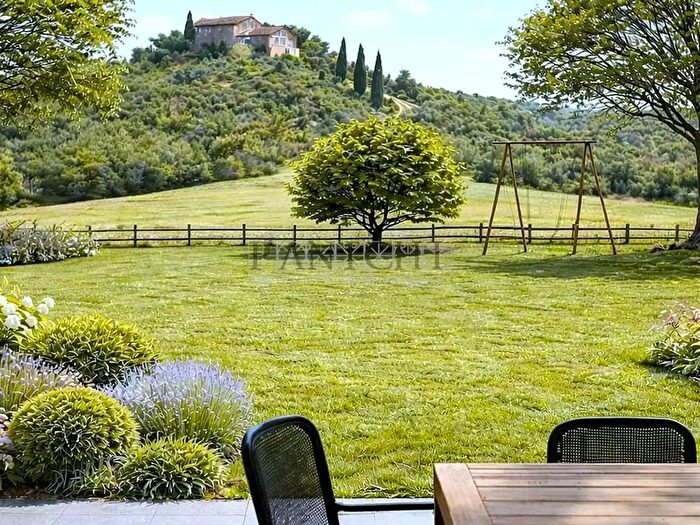 Casa con 5 locali in vendita in Via Tolomei, Asciano