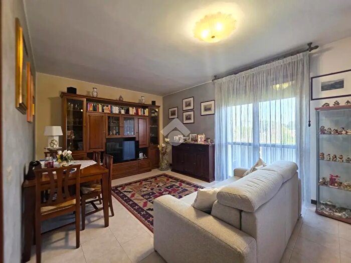 Appartamento trilocale in vendita in Via Normandia, Padova