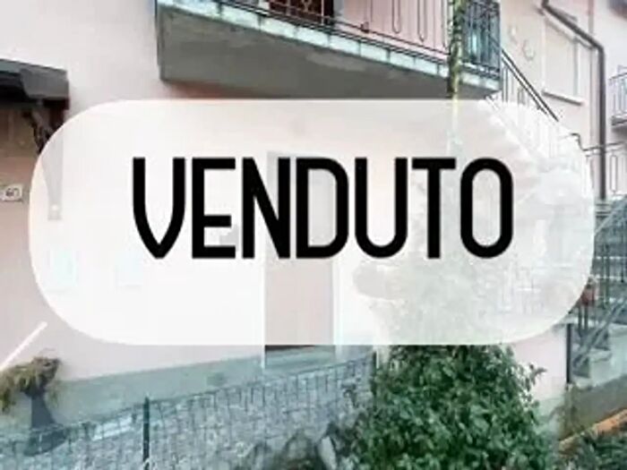 Appartamento bilocale in vendita in Via Vittorio Veneto, Azzate