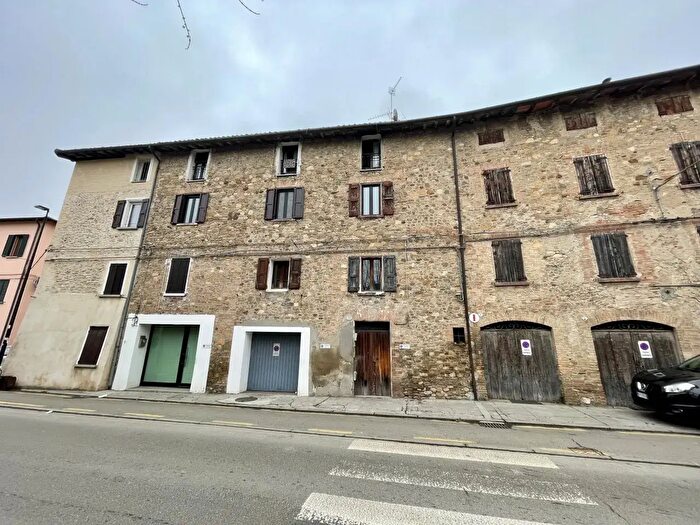 Appartamento quadrilocale in vendita in Via Cesare Battisti, Vignola