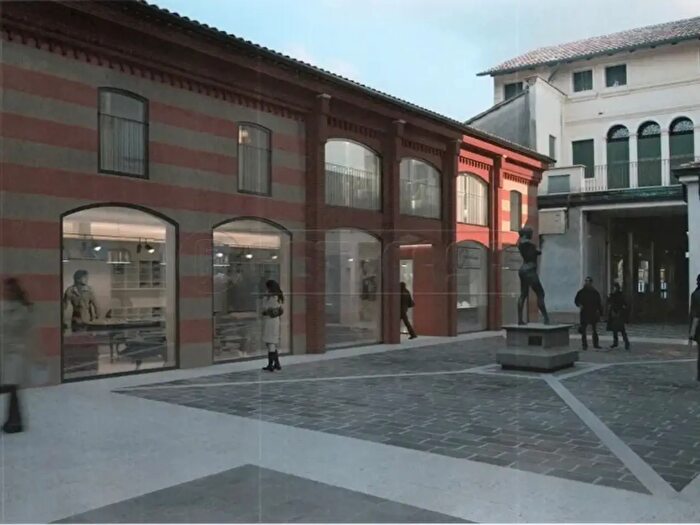Casa con 20 locali in vendita in Castelfranco Veneto