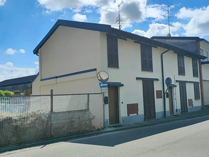 Casa trilocale in vendita in Largo Santa Maria, SantAngelo Lodigiano