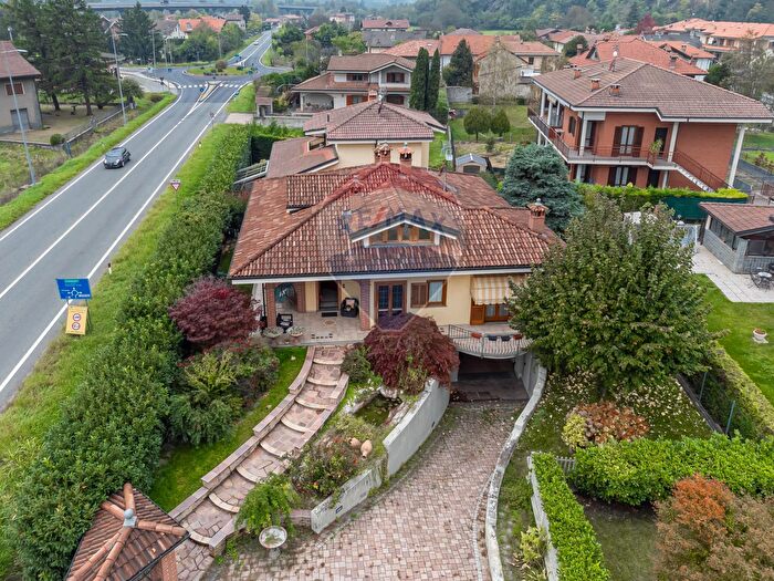 Casa con 8 locali in vendita in Strada Statale Q, Borgone Susa