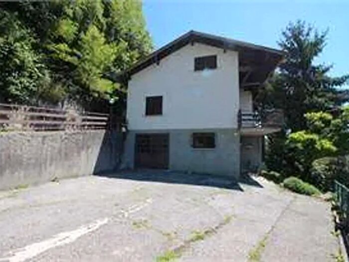 Casa trilocale in vendita in Fuipiano Valle Imagna