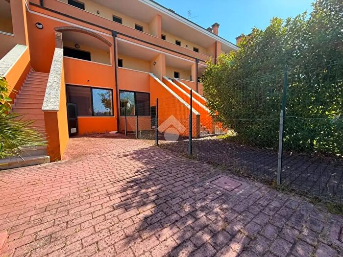 Appartamento trilocale in vendita in Viale Dante Alighieri, Comacchio