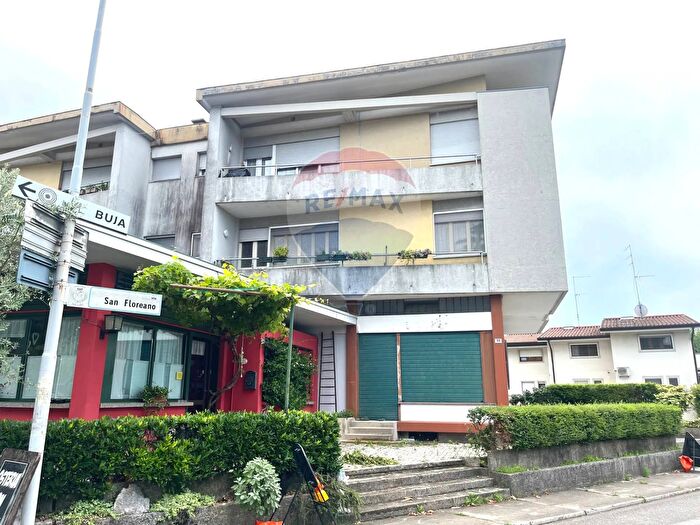 Appartamento con 5 locali in vendita in Via San Floreano, Buia