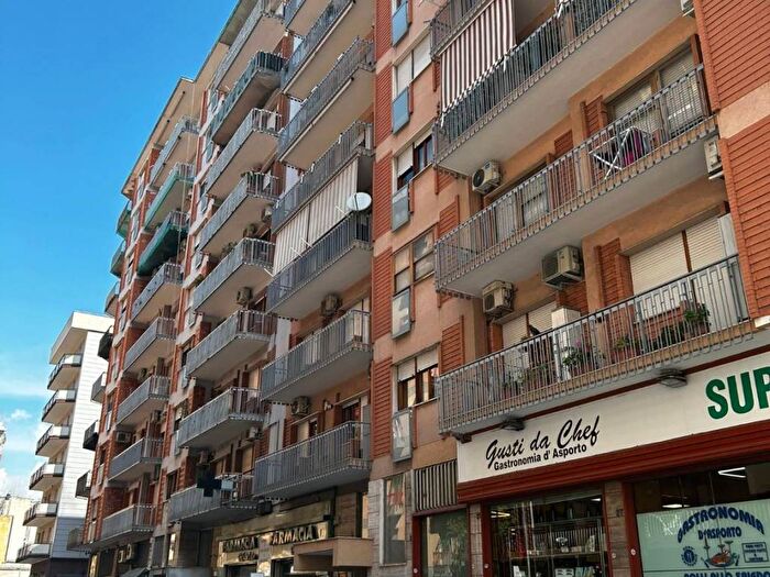Appartamento con 5 locali in affitto in Via Medaglie d'Oro, Italia Montegranaro, Taranto