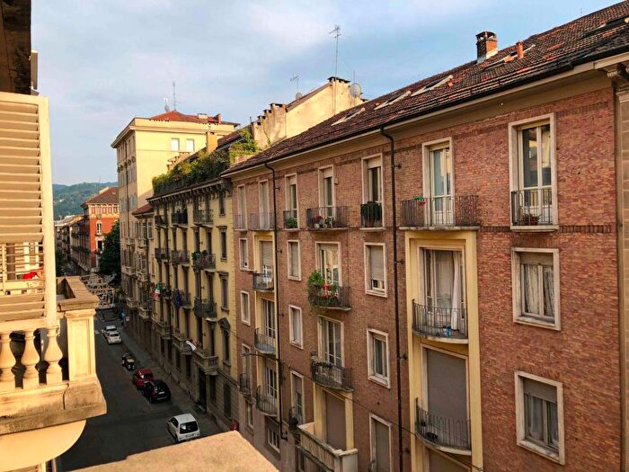 Appartamento quadrilocale in affitto in Via Valeggio, Crocetta, Torino