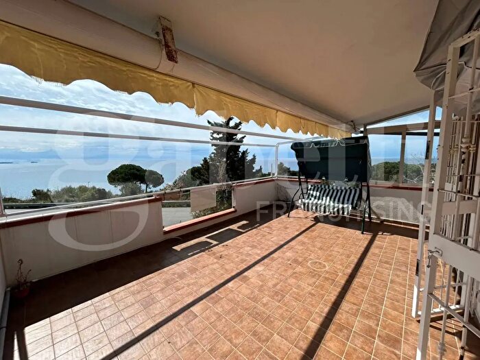 Appartamento trilocale in vendita in Strada Statale, Scalea