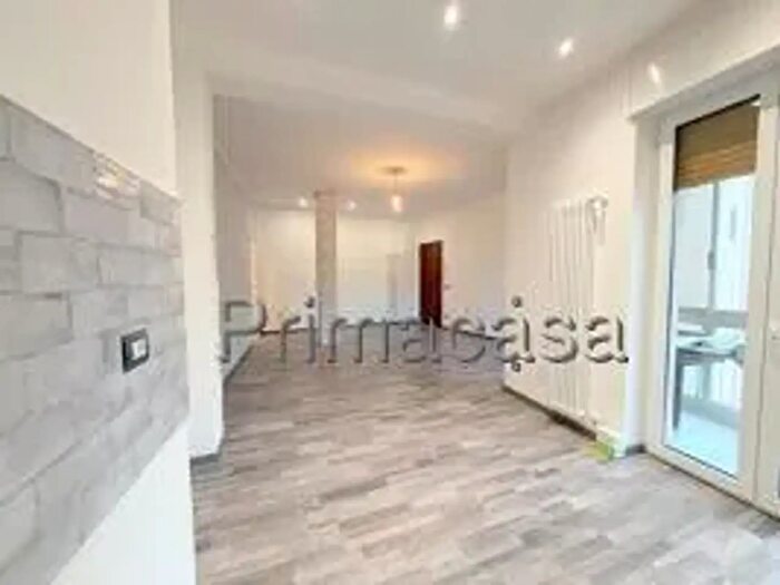 Appartamento trilocale in vendita in Via Luigi Prina, Verona