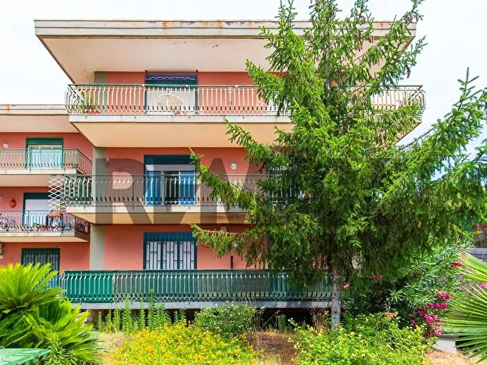 Appartamento con 5 locali in vendita in Via Passopomo d, Santa Venerina