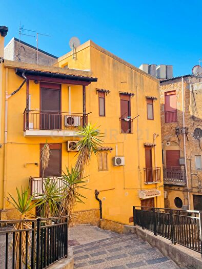 Casa quadrilocale in vendita in Via Botteghelle, Agrigento