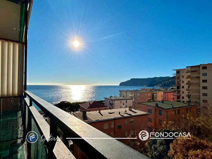 Appartamento quadrilocale in vendita in Via Vecchie Fornaci, Spotorno